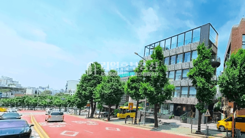 독서당로 대로변 건물